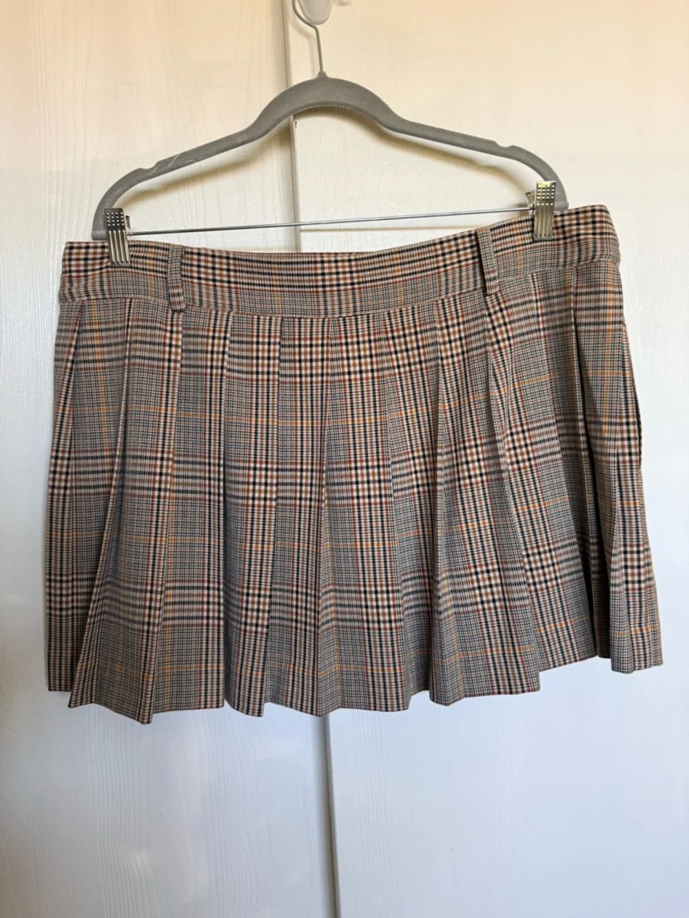 Open Edit Pleated Plaid Miniskirt in Tan Sophia Mini Check Size XL - Picture 3 of 5